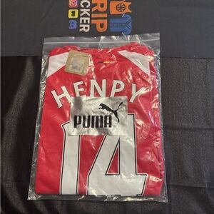 Puma Red and White Jersey T. Henry Arsenal